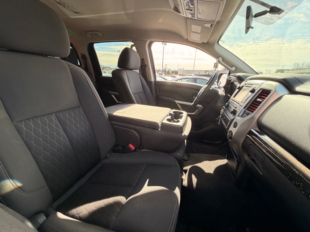2019 Nissan Titan Image 7