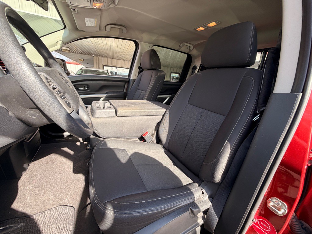2019 Nissan Titan Image 8