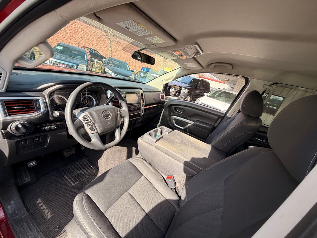 2019 Nissan Titan Image 9