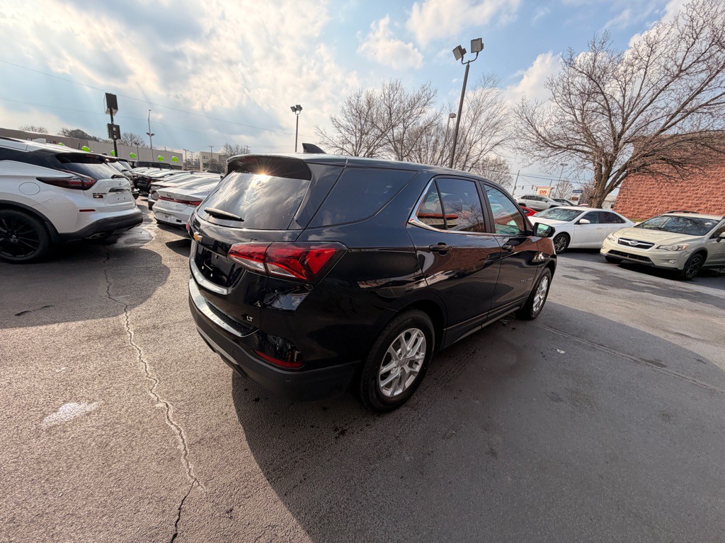 2024 Chevrolet Equinox Image 2