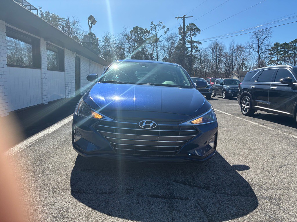 2019 Hyundai Elantra Image 2
