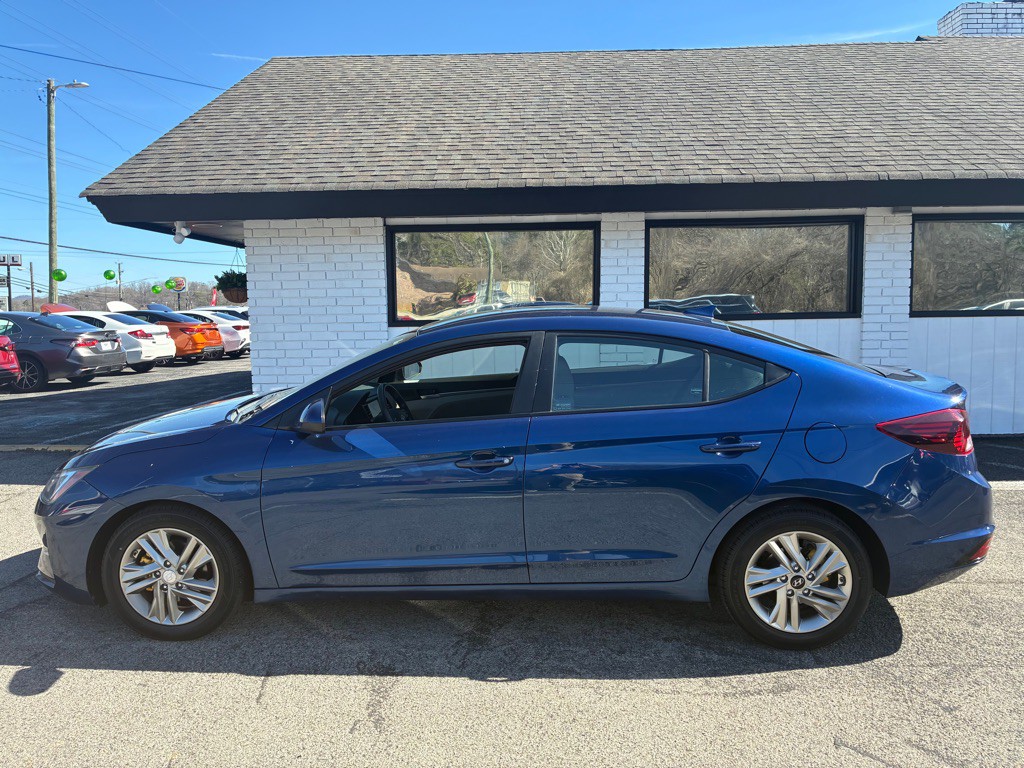 2019 Hyundai Elantra Image 3