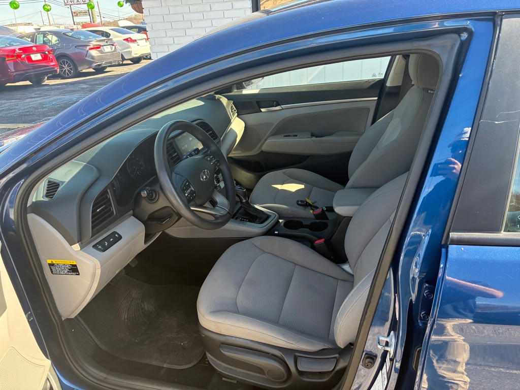 2019 Hyundai Elantra Image 9