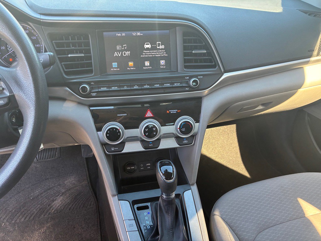 2019 Hyundai Elantra Image 12