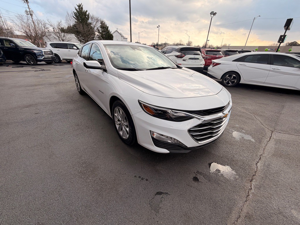 2023 Chevrolet Malibu Image 2