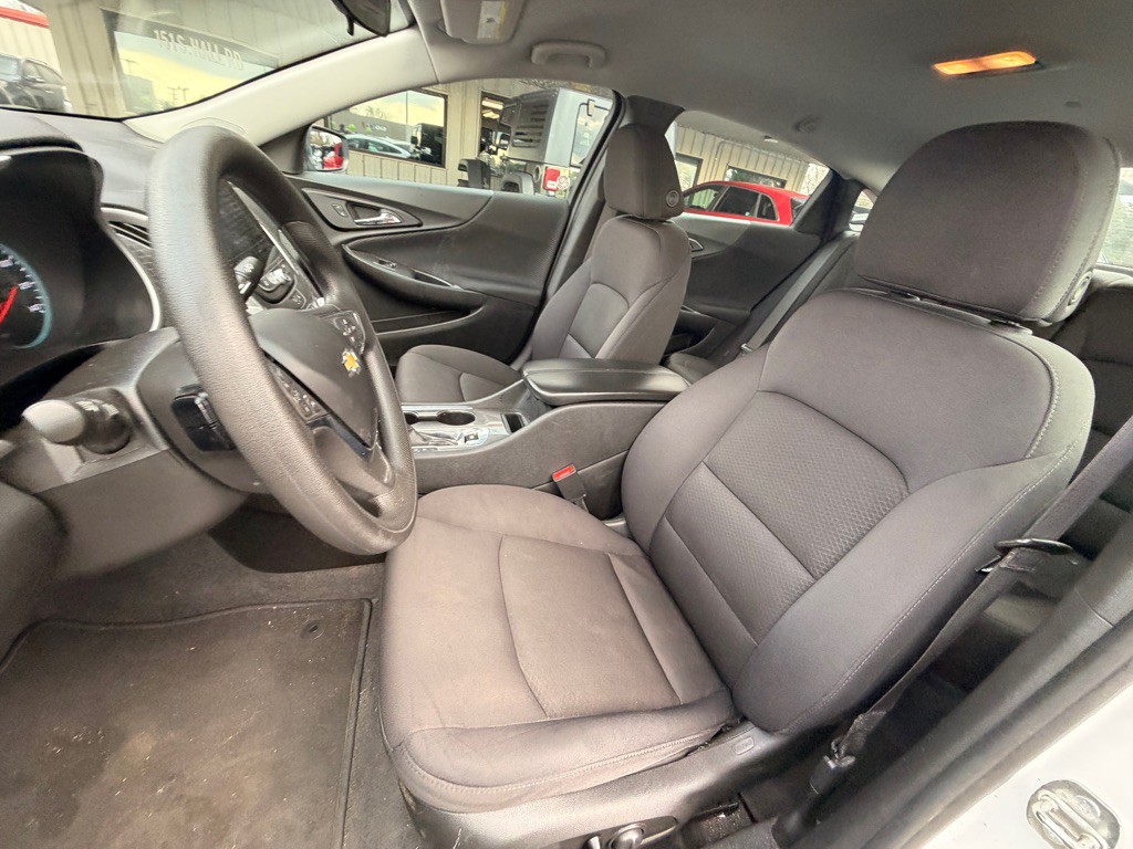 2023 Chevrolet Malibu Image 8