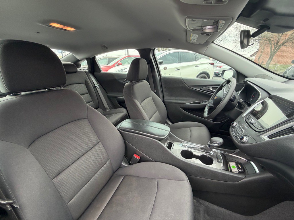 2024 Chevrolet Malibu Image 17