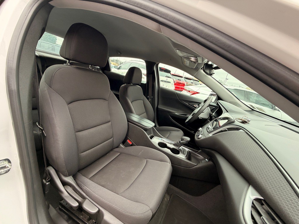 2023 Chevrolet Malibu Image 7