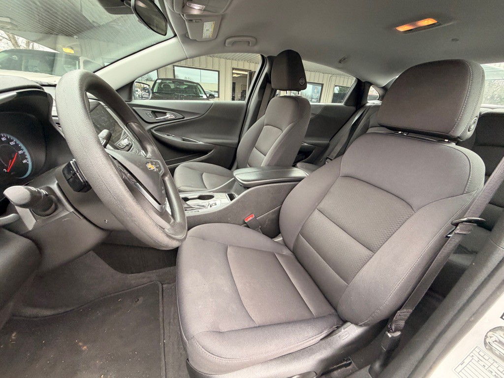 2023 Chevrolet Malibu Image 9