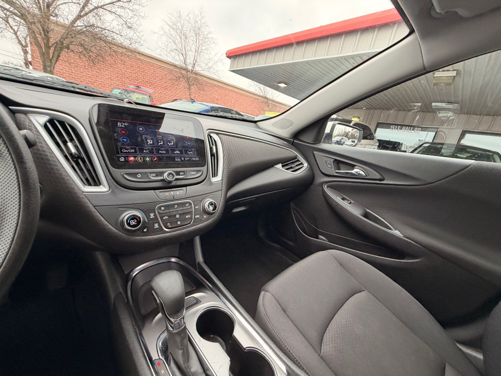 2023 Chevrolet Malibu Image 11