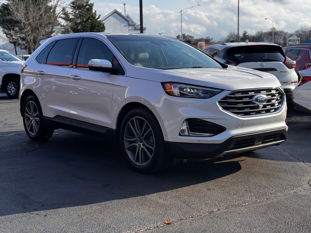 2019 Ford Edge Image 4