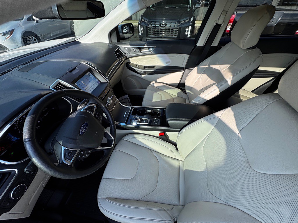 2019 Ford Edge Image 5