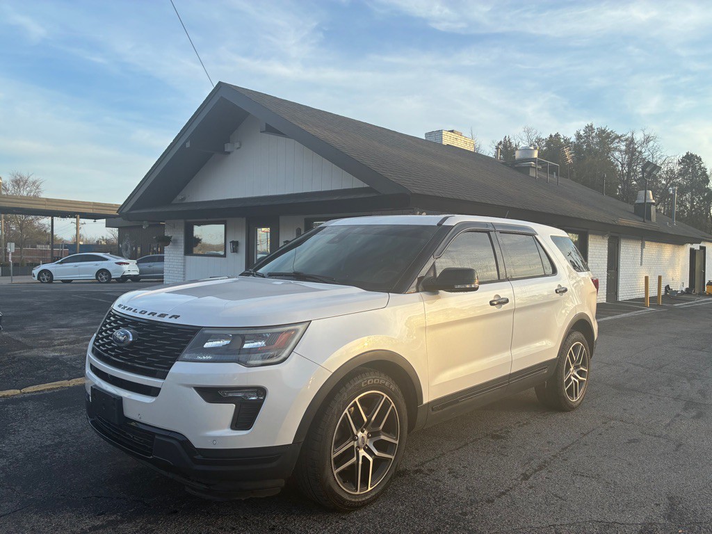 2018 Ford Explorer Image 2