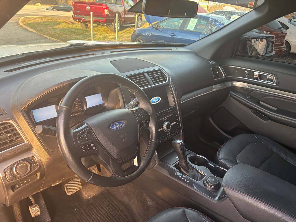 2018 Ford Explorer Image 9
