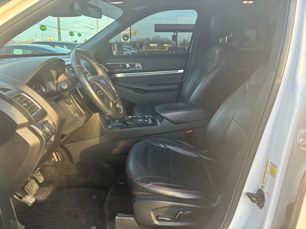 2018 Ford Explorer Image 10