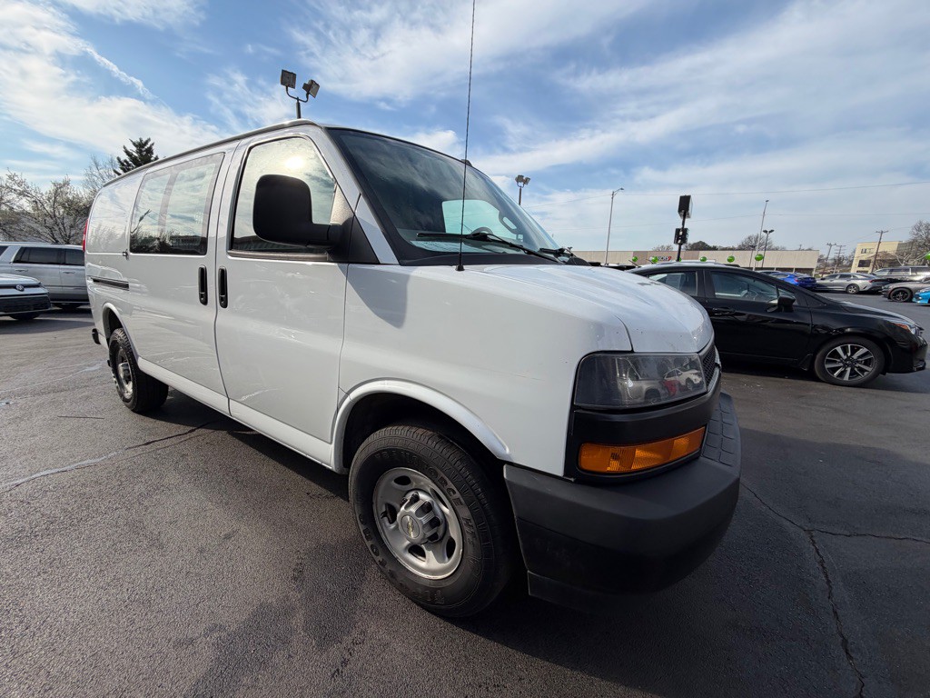 2020 Chevrolet Express Image 3
