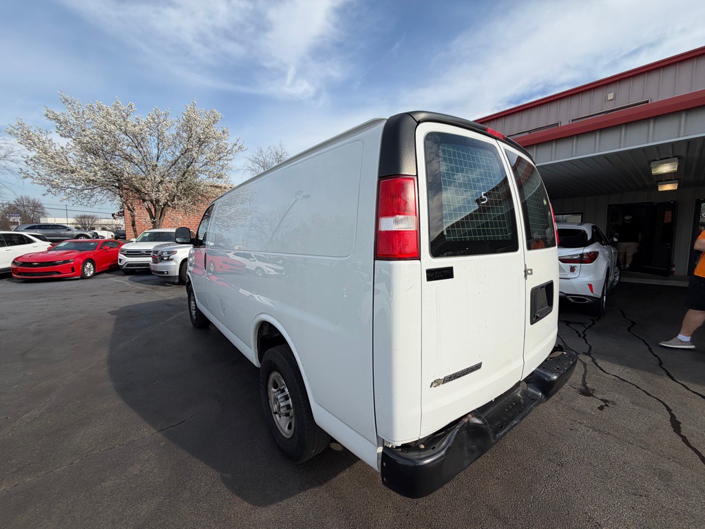 2020 Chevrolet Express Image 9
