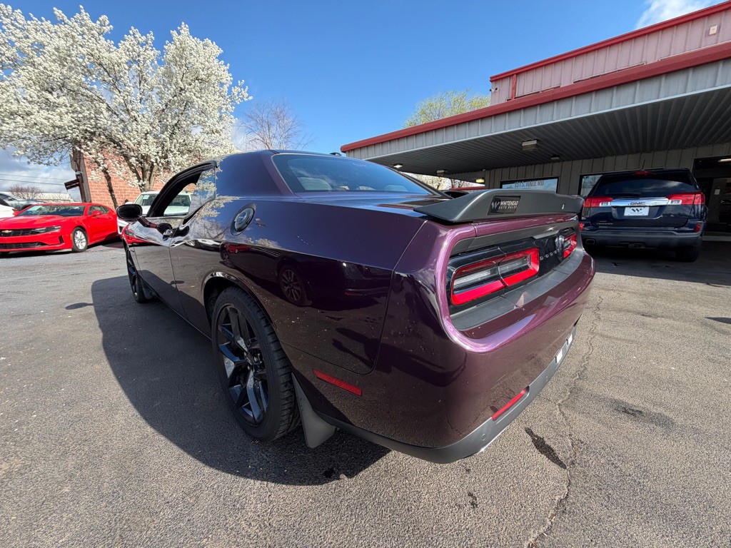 2022 Dodge Challenger Image 6