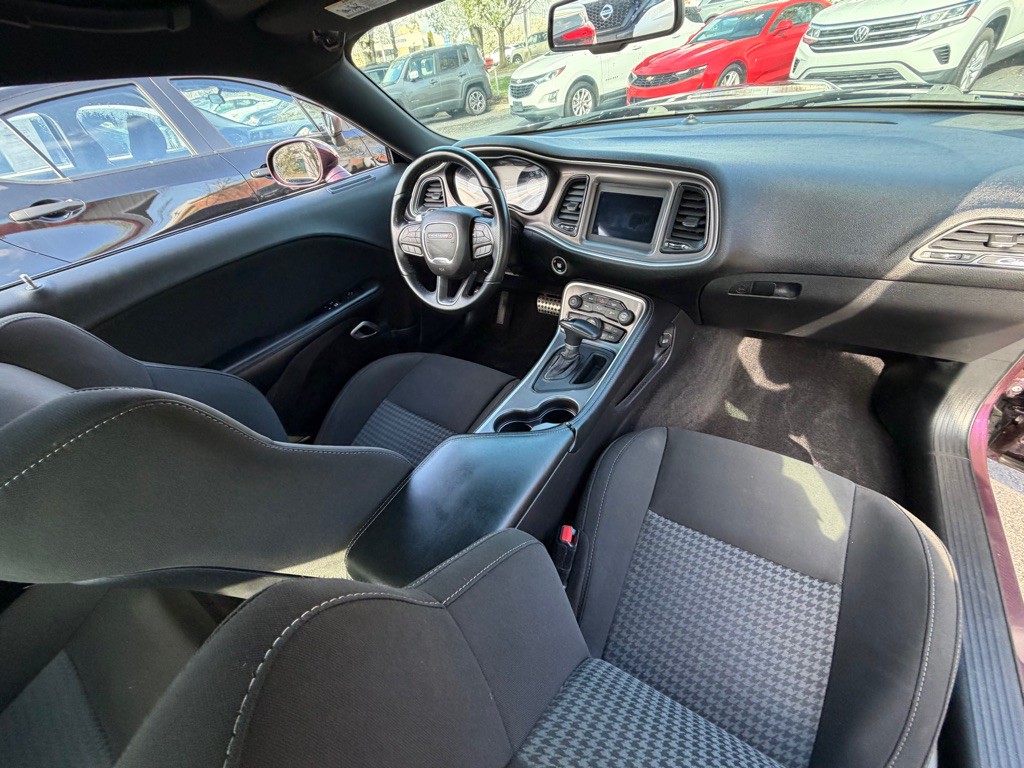 2022 Dodge Challenger Image 8