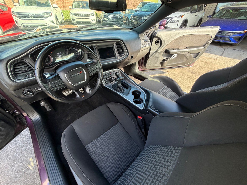 2022 Dodge Challenger Image 9