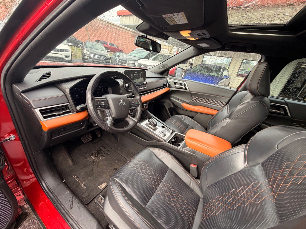 2023 Mitsubishi Outlander Image 9