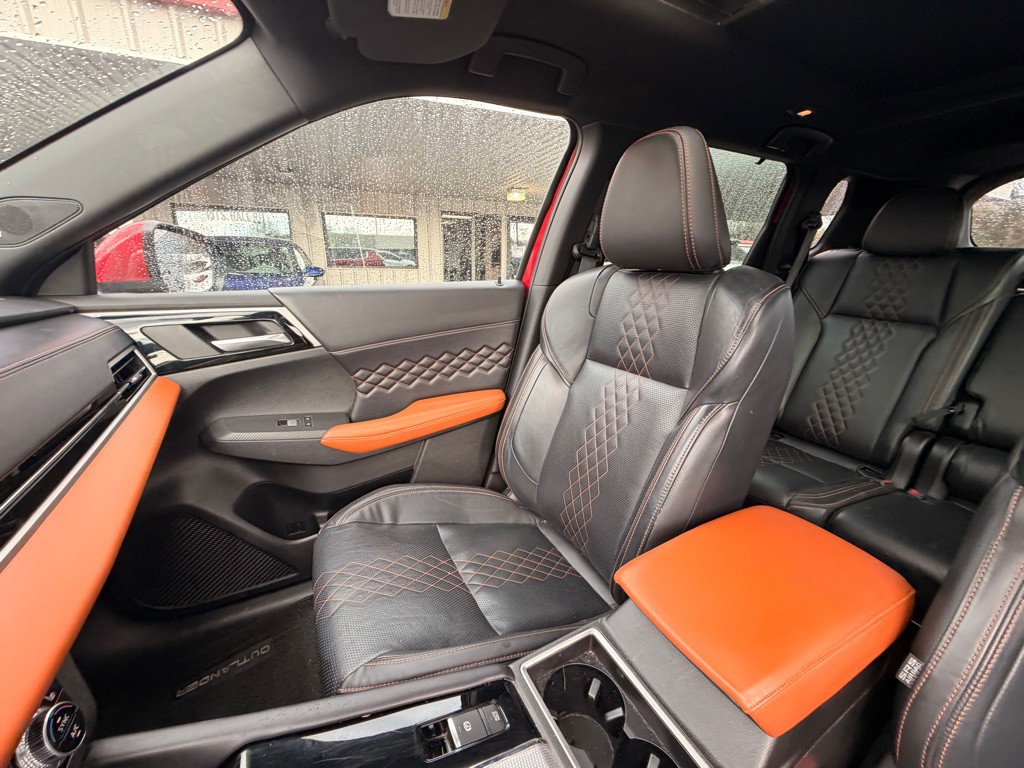 2023 Mitsubishi Outlander Image 10