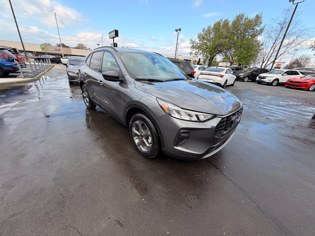 2025 Ford Escape Image 2