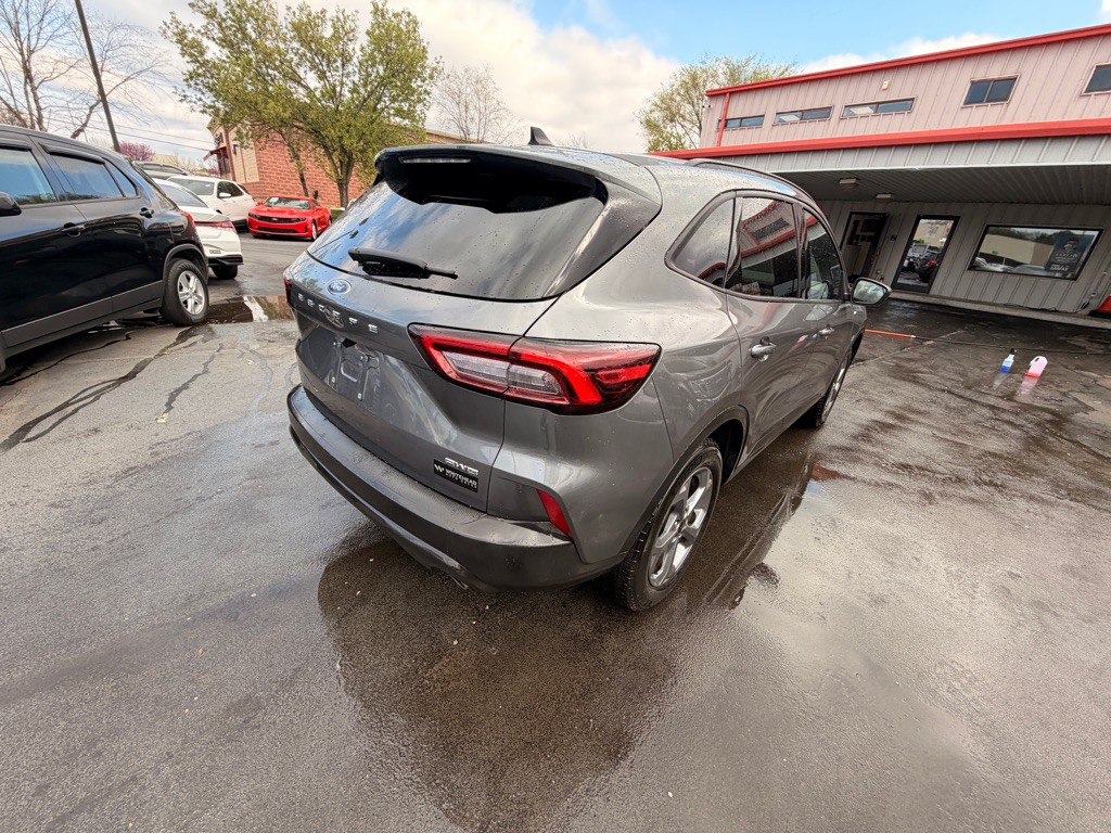 2025 Ford Escape Image 3