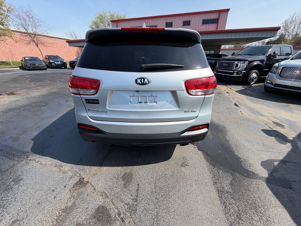 2016 Kia Sorento Image 3