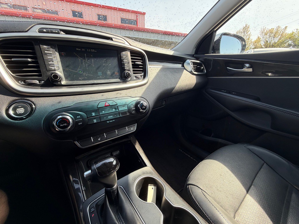 2016 Kia Sorento Image 8