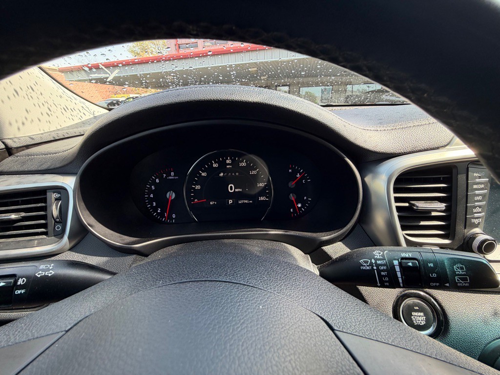 2016 Kia Sorento Image 9