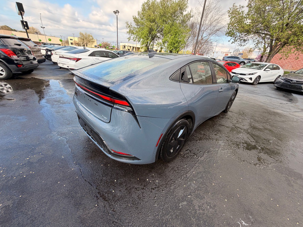 2025 Toyota Prius Image 2