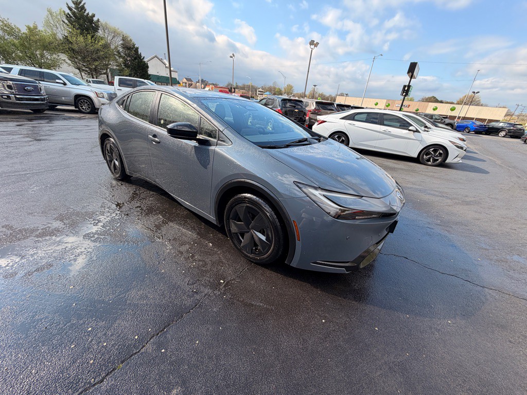 2025 Toyota Prius Image 3