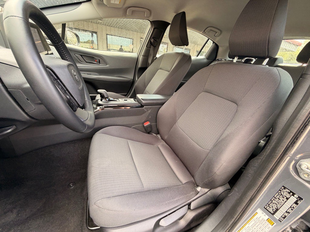2025 Toyota Prius Image 8