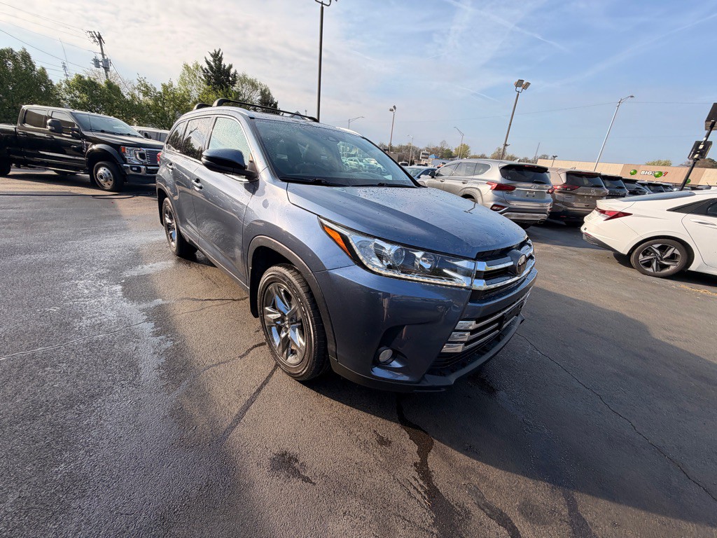 2018 Toyota Highlander Image 2