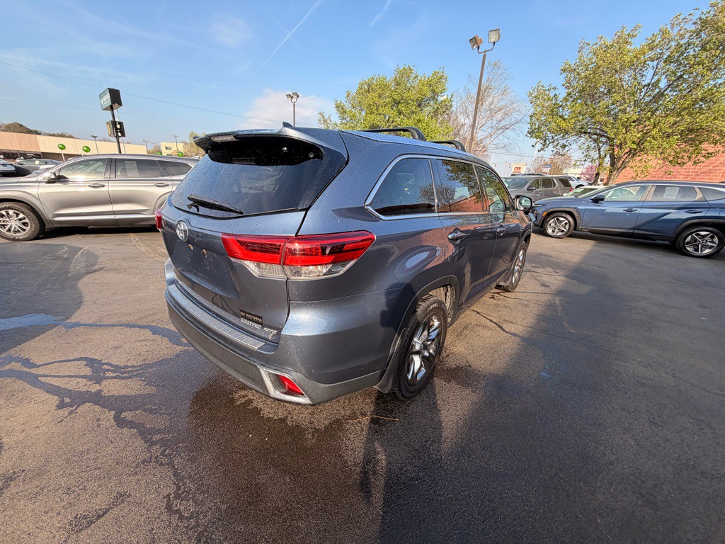 2018 Toyota Highlander Image 3