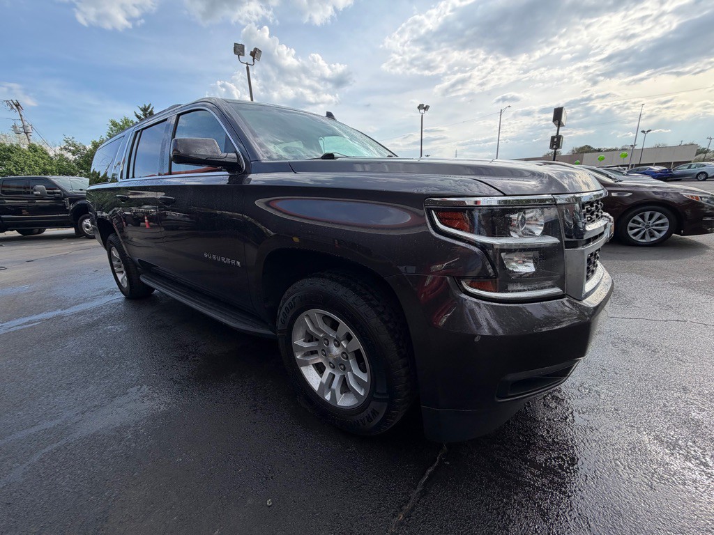 2018 Chevrolet Suburban Image 4