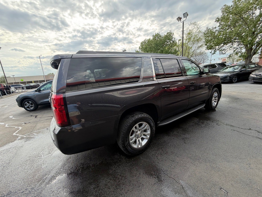 2018 Chevrolet Suburban Image 6