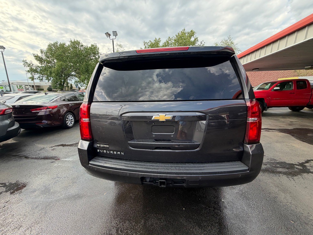 2018 Chevrolet Suburban Image 7