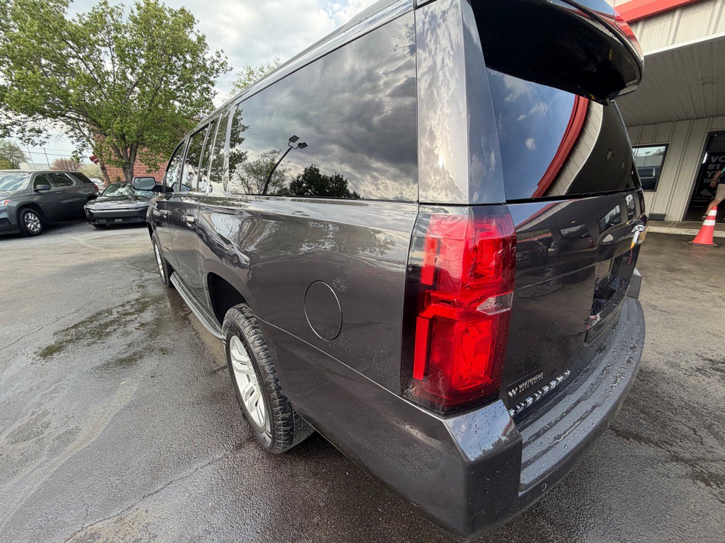 2018 Chevrolet Suburban Image 8