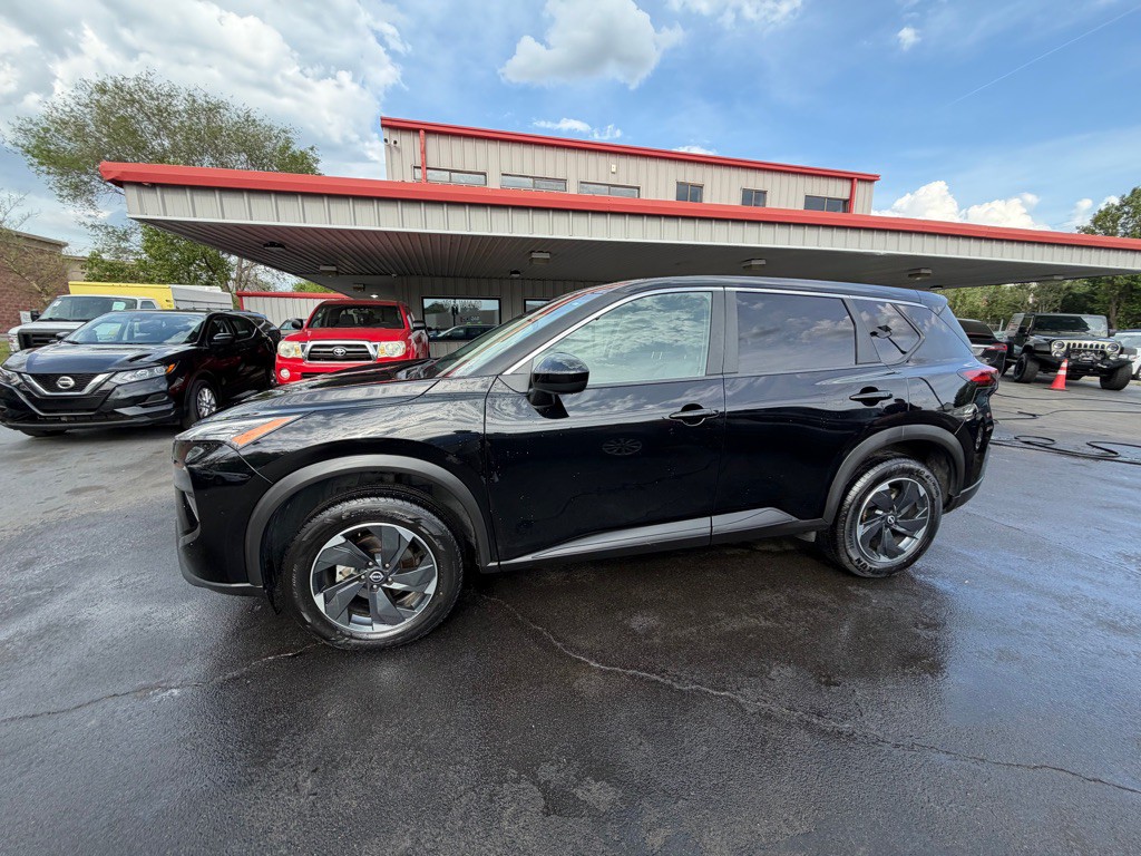 2024 Nissan Rogue Image 2