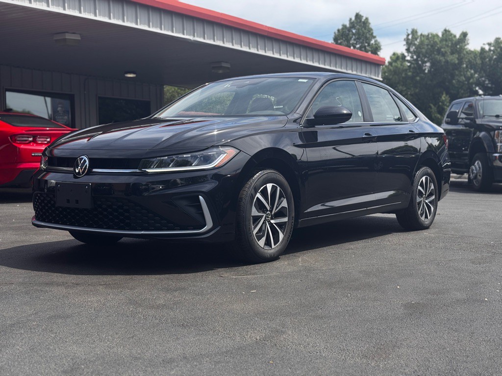 2025 Volkswagen Jetta Image 2