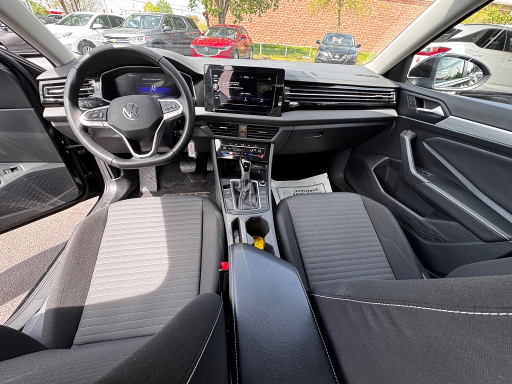 2025 Volkswagen Jetta Image 8