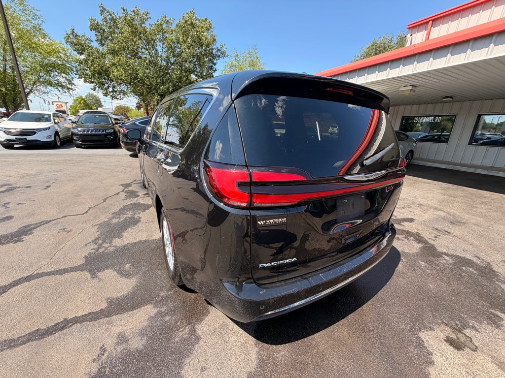 2023 Chrysler Pacifica Image 4