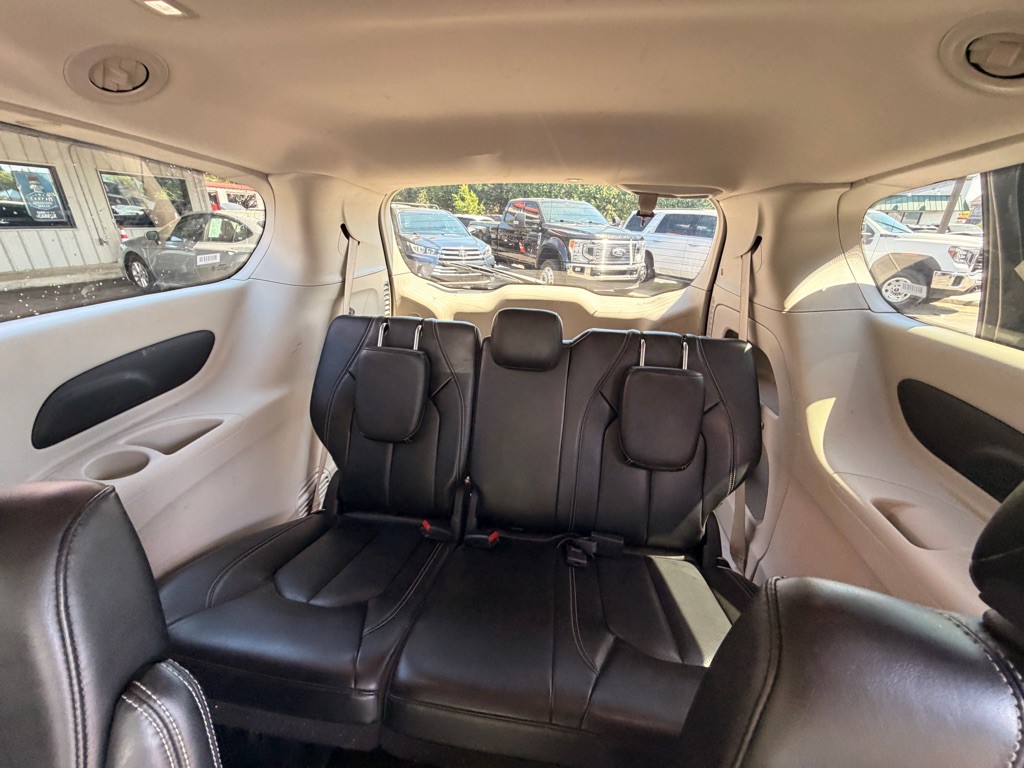 2023 Chrysler Pacifica Image 7