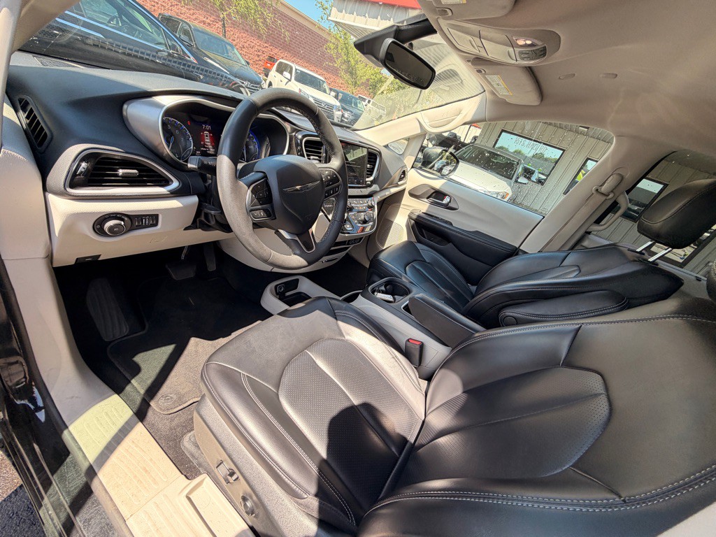2023 Chrysler Pacifica Image 10