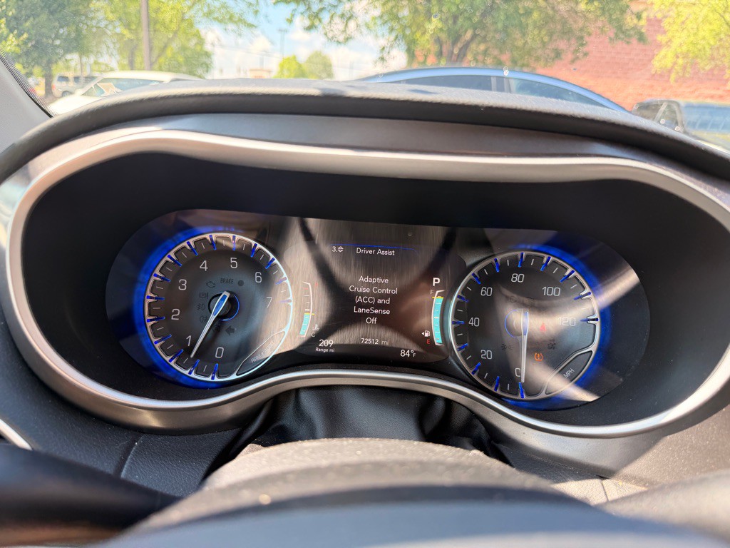 2023 Chrysler Pacifica Image 12