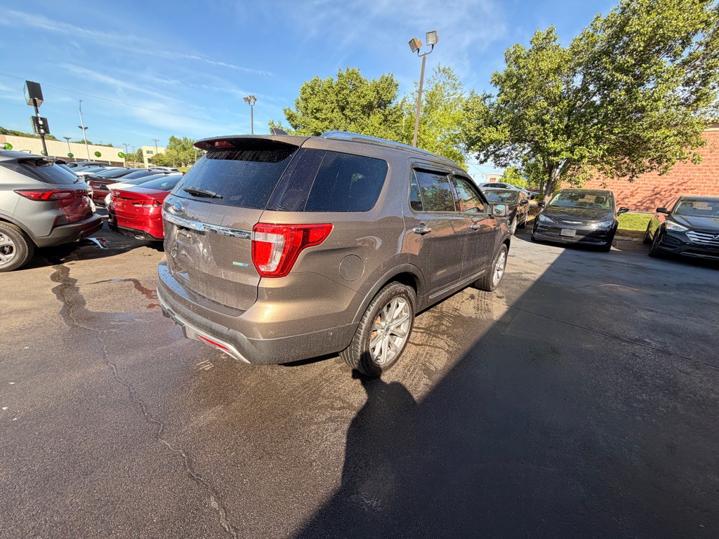 2016 Ford Explorer Image 3