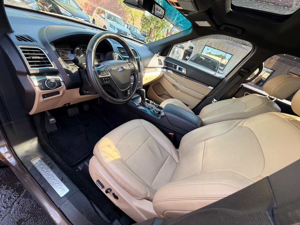 2016 Ford Explorer Image 10