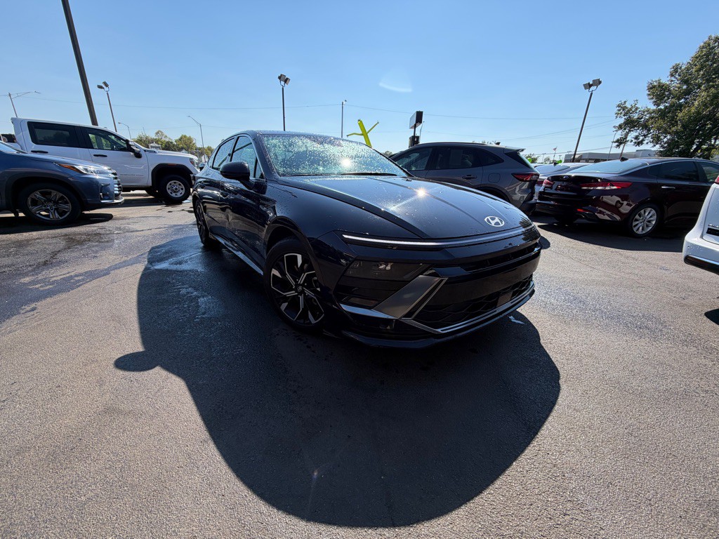 2025 Hyundai Sonata Image 2